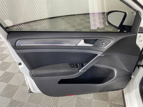 Used 2019 Volkswagen Golf 4-Door FWD image 10