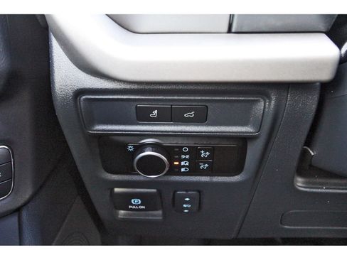 Used 2024 Ford Expedition XLT RWD image 19
