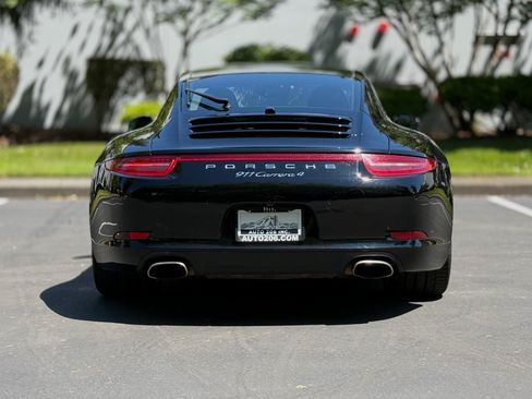 Used 2016 Porsche 911 Carrera RWD image 4
