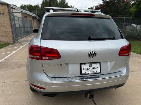 Used 2016 Volkswagen Touareg Sport AWD/4WD image 12