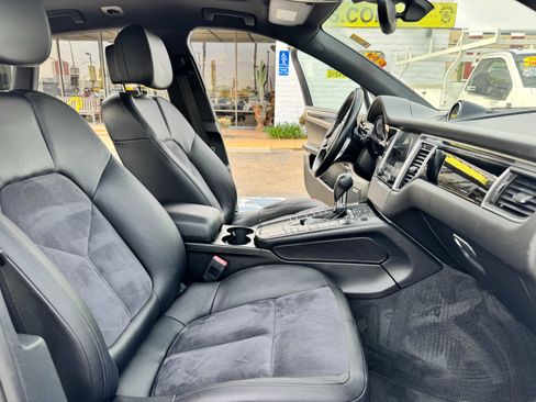 Used 2017 Porsche Macan S AWD/4WD image 13