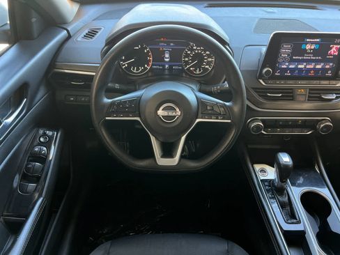 Used 2023 Nissan Altima 2.5 SV FWD image 15