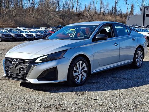 Used 2024 Nissan Altima 2.5 S image 3