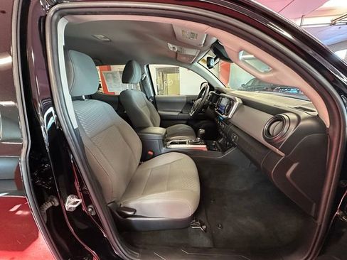 Used 2023 Toyota Tacoma SR5 AWD/4WD image 16