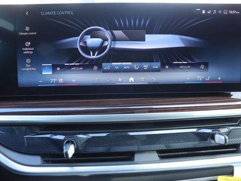 New 2026 BMW X5 xDrive50e w/ Climate Comfort Package image 39