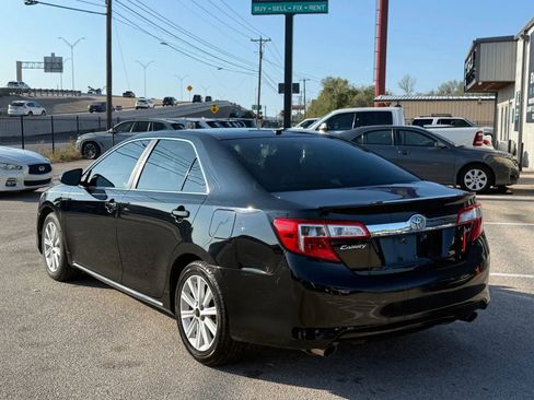 Used 2012 Toyota Camry XLE image 2