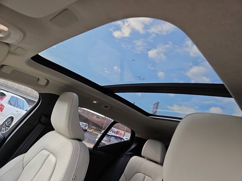 Certified 2023 Volvo XC40 B5 Plus w/ Driver Assist Package image 14