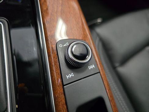 Used 2023 Audi A4 2.0T Premium w/ Convenience Package image 45