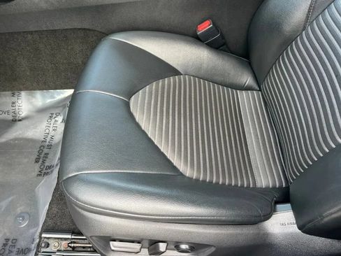 Used 2021 Toyota Camry SE FWD image 23