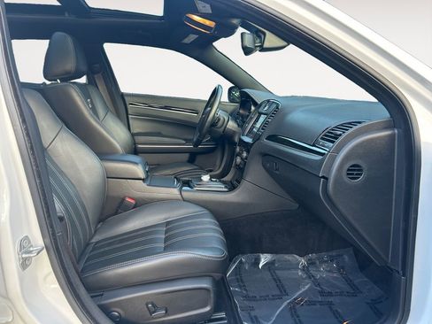 Used 2022 Chrysler 300 S image 10