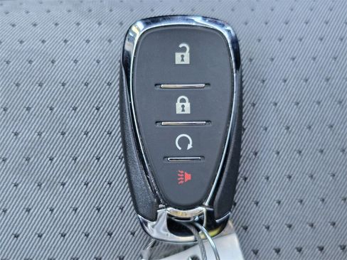 Certified 2025 Chevrolet Trax LT image 33