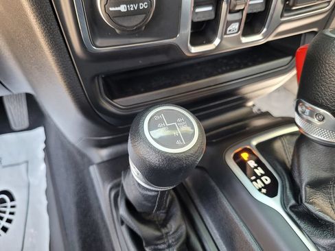 Used 2023 Jeep Wrangler Unlimited AWD/4WD image 25
