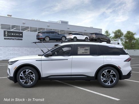 New 2026 Lincoln Nautilus Premier image 3