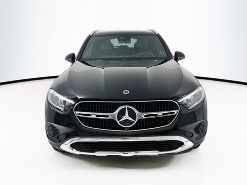 Used 2026 Mercedes-Benz GLC 300 image 2