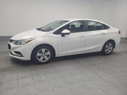 Used 2018 Chevrolet Cruze LS FWD image 2