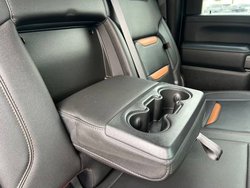 Used 2021 GMC Sierra 2500 AT4 w/ AT4 Premium Plus Package AWD/4WD image 25
