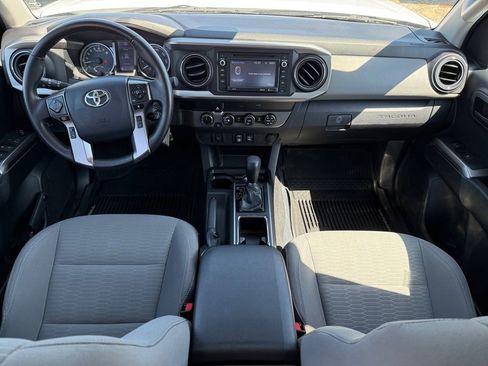 Used 2019 Toyota Tacoma SR5 AWD/4WD image 12