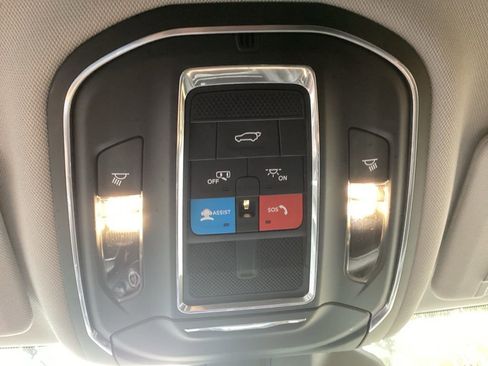 Used 2024 Jeep Grand Cherokee L Limited w/ Luxury Tech Group II AWD/4WD image 71