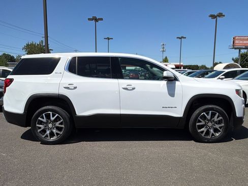 Used 2022 GMC Acadia SLE FWD image 3