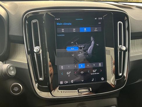 Used 2025 Volvo XC40 B5 Core w/ Protection Package Premier image 37