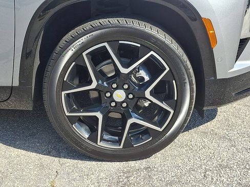 Used 2025 Chevrolet Traverse High Country w/ LPO, Floor Liner Package FWD image 8