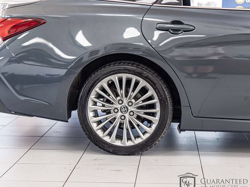 Used 2019 Toyota Avalon Limited w/ Advanced Safety Package FWD image 10