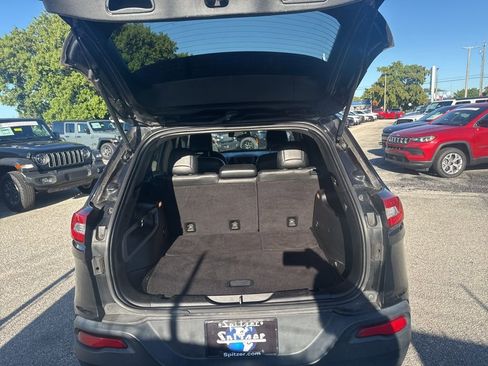 Used 2015 Jeep Cherokee Limited image 15