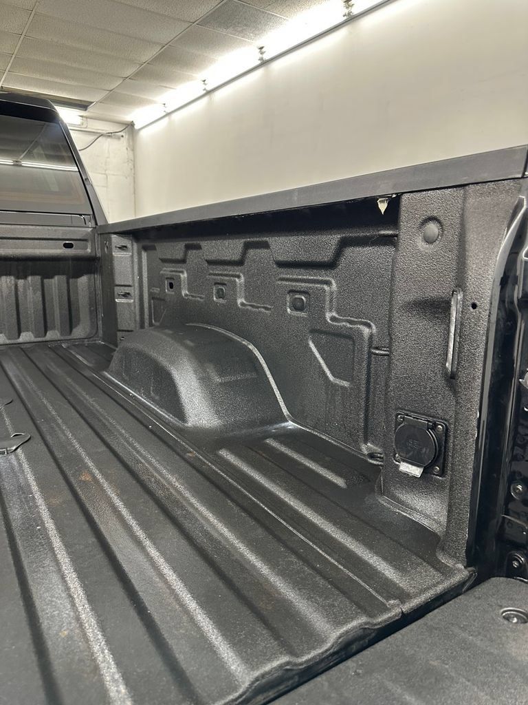 Used 2025 GMC Sierra 2500 AT4 w/ AT4 Premium Plus Package AWD/4WD image 32