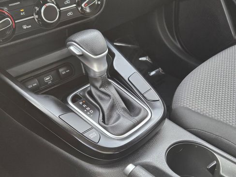 Used 2020 Kia Soul LX FWD image 9