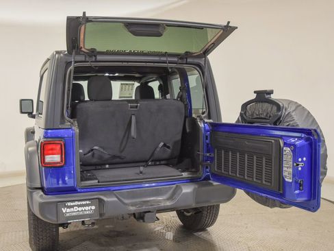 Used 2020 Jeep Wrangler Sport image 14