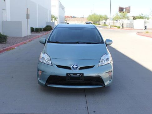 Used 2015 Toyota Prius Two FWD image 2