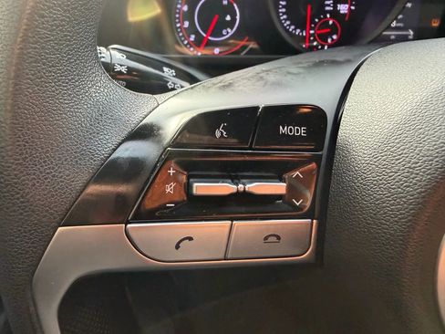 Used 2021 Hyundai Elantra SE image 13