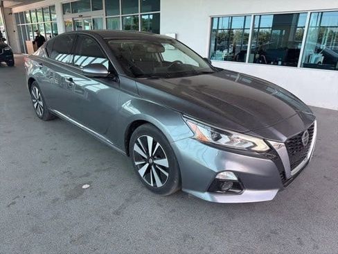 Used 2019 Nissan Altima 2.5 SV FWD image 9