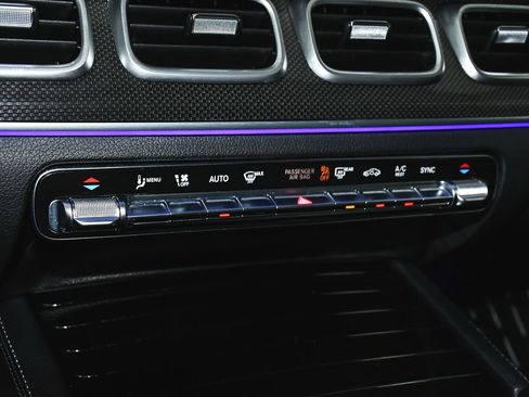 Used 2023 Mercedes-Benz GLS 450 4MATIC image 35