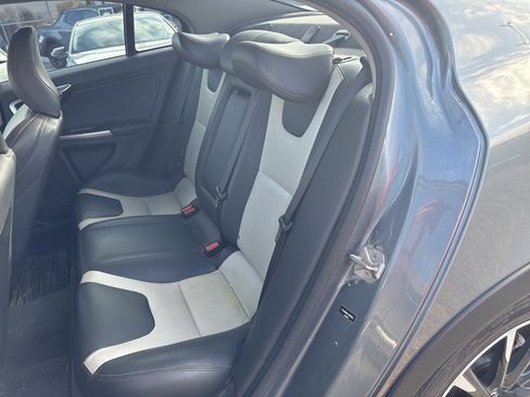 Used 2018 Volvo S60 T5 Cross Country Platinum image 9