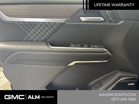 New 2026 GMC Acadia Denali w/ Super Cruise Package AWD/4WD image 12