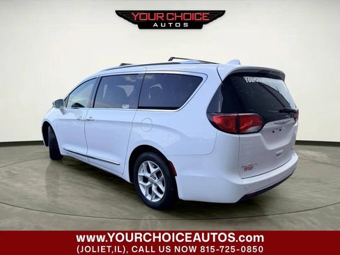 Used 2020 Chrysler Pacifica Limited FWD image 3