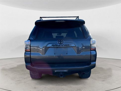 Used 2022 Toyota 4Runner SR5 Premium image 3