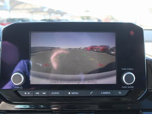 Used 2023 Nissan Pathfinder SV image 29