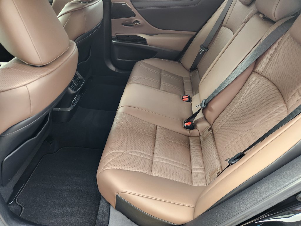 Used 2024 Lexus ES 350 Ultra Luxury FWD image 30
