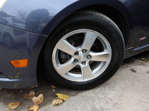 Used 2013 Chevrolet Cruze LT w/ All-Star Edition image 7