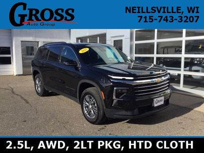 Used 2025 Chevrolet Traverse LT