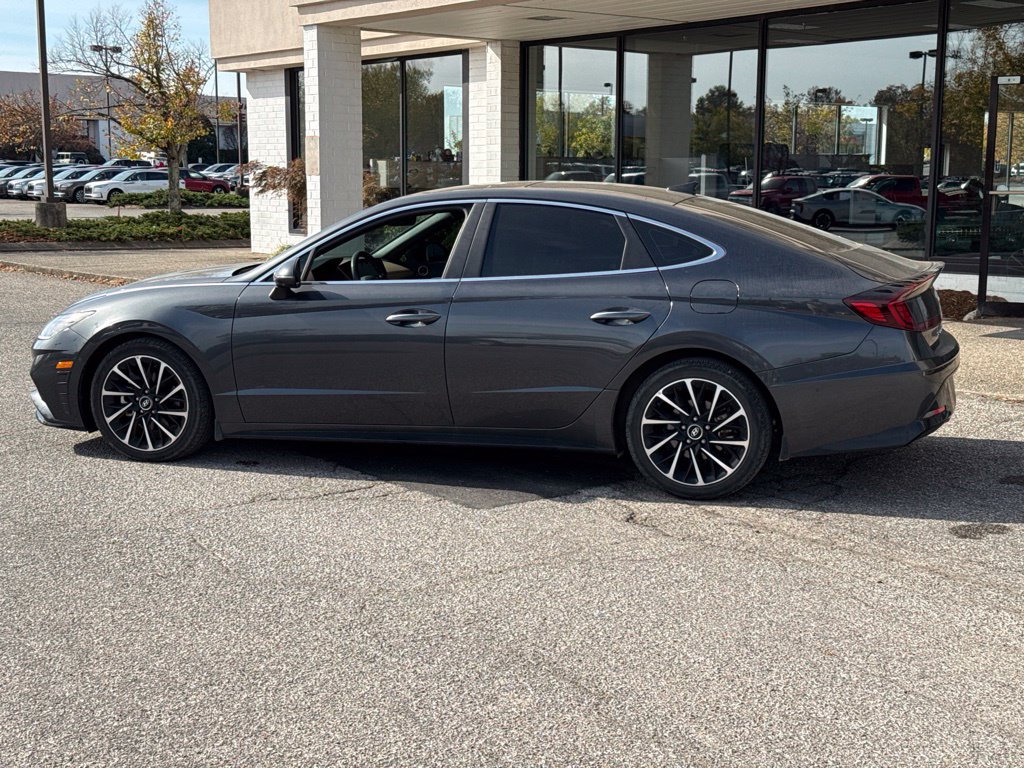 Used 2021 Hyundai Sonata Limited w/ Winter Weather Package FWD image 9