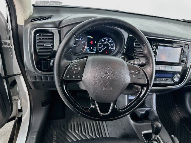 Used 2016 Mitsubishi Outlander AWD image 23