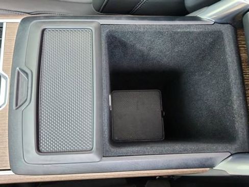 Used 2025 Land Rover Range Rover SE image 51