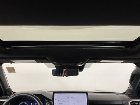 Used 2025 Toyota Tacoma Limited image 15