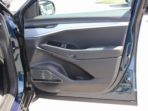 Used 2024 Jeep Wagoneer Launch Edition image 30