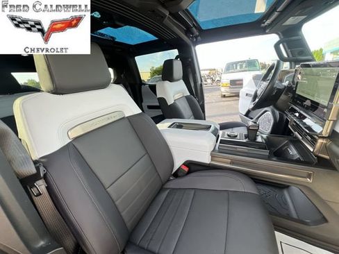 Used 2025 GMC Hummer EV 3X w/ LPO, Cargo Utility Package AWD/4WD image 34