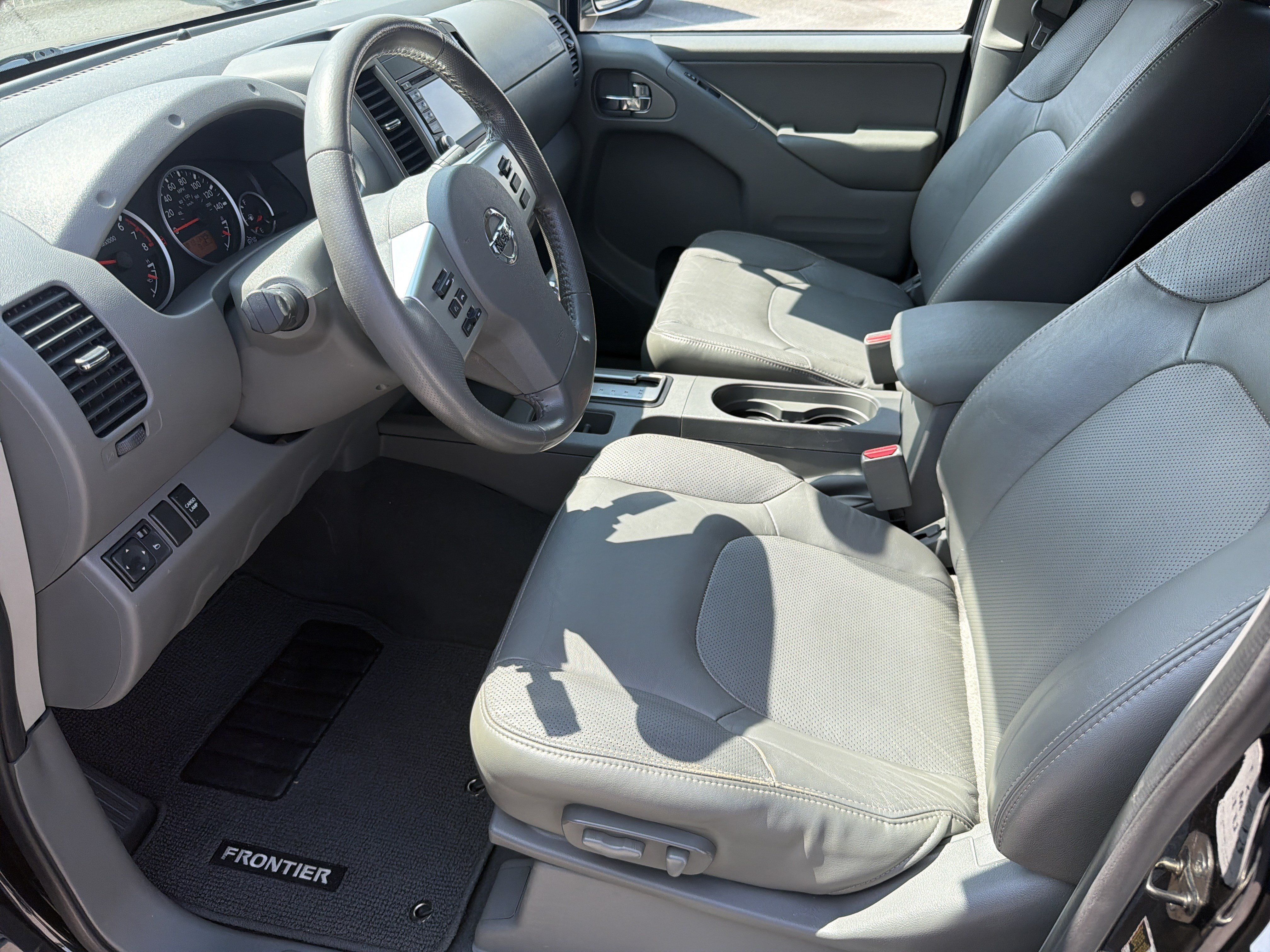 Used 2019 Nissan Frontier SL RWD image 18