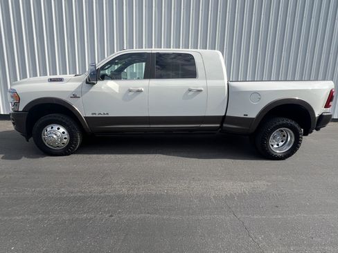 Used 2024 RAM 3500 Limited w/ Towing Technology Group AWD/4WD image 3
